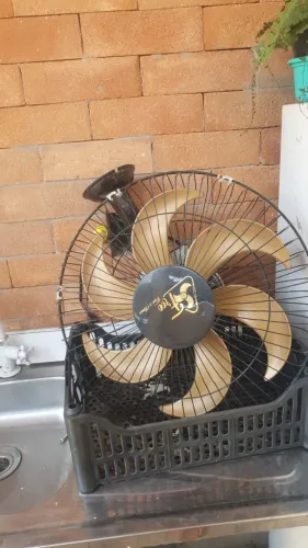 Vende se ventilador de parede