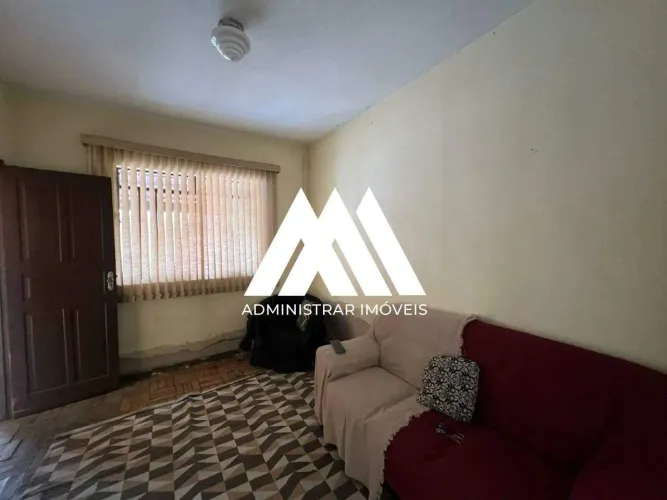 Vendo casa no bairro das Graças com cômodos amplos!