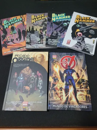Hqs Diversas (Marvel, DC, Intrínseca)