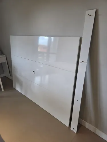 PAINEL TV EM MADEIRA LAQUEADA