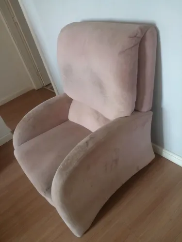 VENDO POLTRONA RECLINÁVEL USADA RS 700