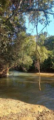 Terreno com rio