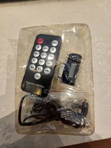 Transmissor FM Veicular com Controle Remoto