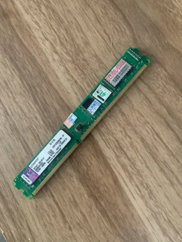 Kingston ValueRAM 4GB DDR3 1333MHz (modelo específico KVR1333D3N9/4G-SP)