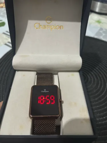 Relógio digital champion