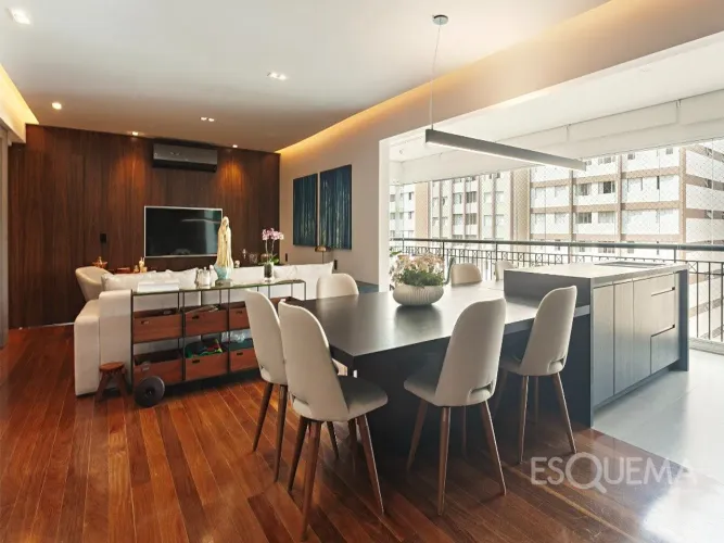 Apartamento reformado para locação em Pinheiros, em condomínio com quadra de tênis