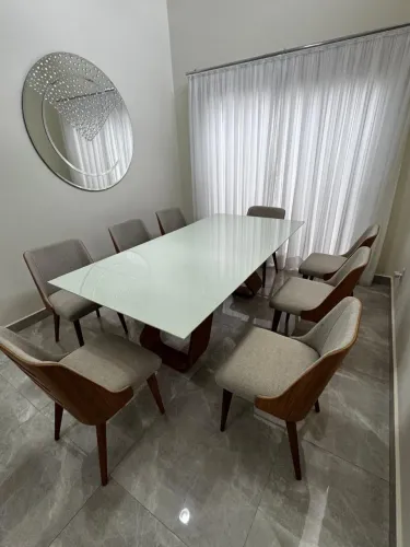 MESA COM CADEIRAS