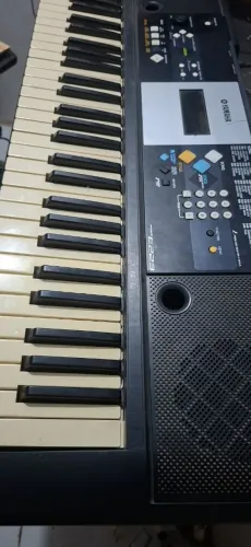 Teclado yamaha psr 223
