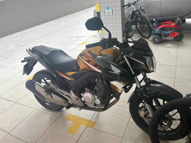 Vendo Moto Honda CB250F ano 2020