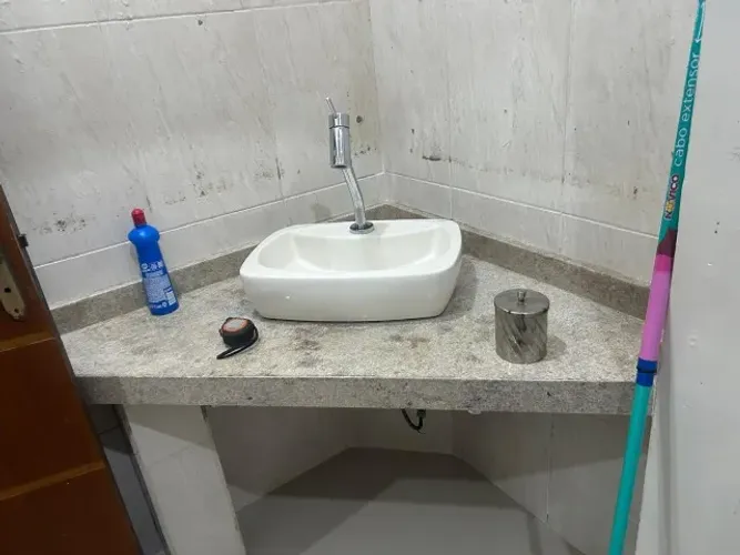 Bancada + Pia+ torneira quente e fria