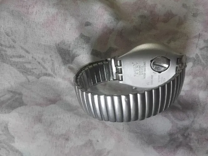 Relógio suíço swatch Irony zebah