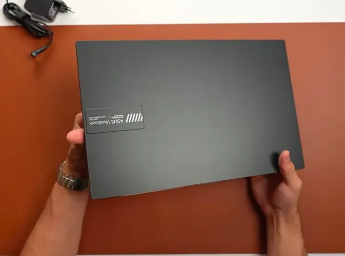 Notebook Asus Vivobook Go 15 (na caixa com 1000 gigas de armazenamento)