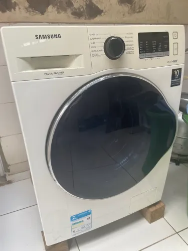 Máquina de lavar e passar Samsung