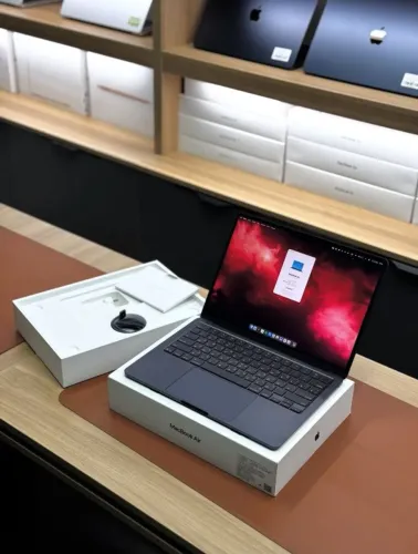 Notebook Apple MacBook Air M5 13? 2026 512GB SSD 16GB RAM Elegância e Alto Desempenho