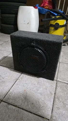 ? Caixa com Subwoofer Bomber One 10" - 200W RMS