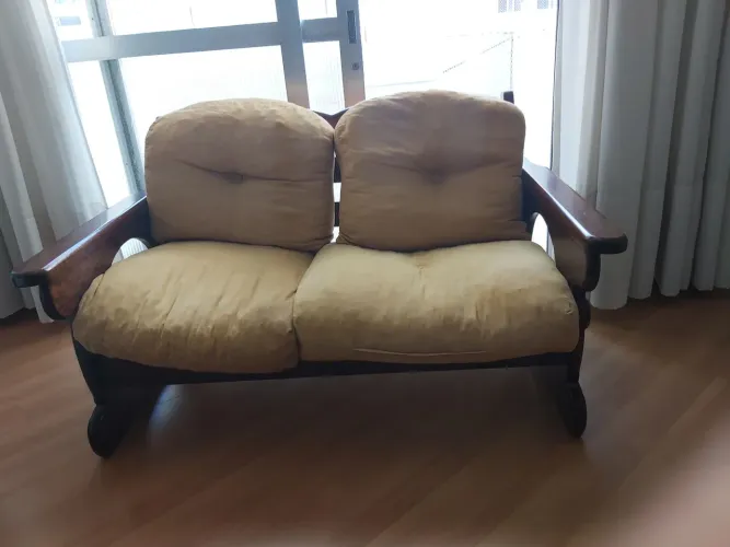 Sofá 2 lugares madeira boa