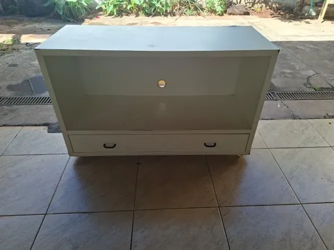 Mesa Rack reforçada de MDF