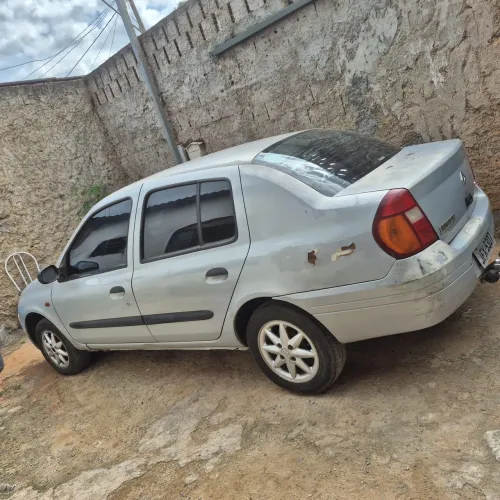 Renault Clio RT/ Privilège 1.6 16V 5P 2001
