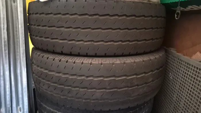 2 pneus continental 22575r16 