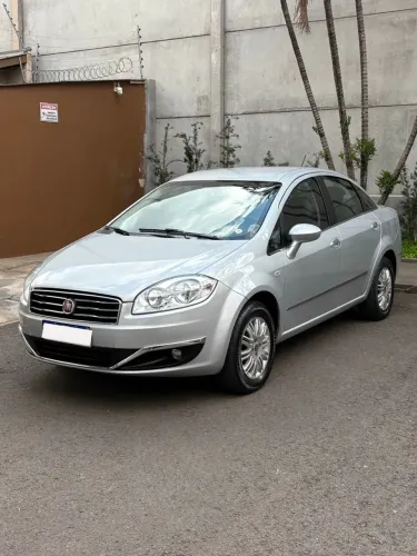 Fiat Linea Essence 1.8 Flex 16V 4P 2015
