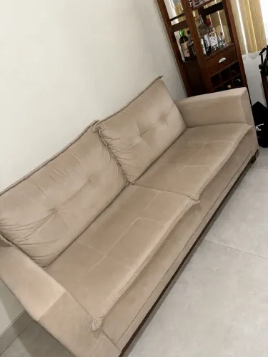 Sofá 4 lugares tecido suede
