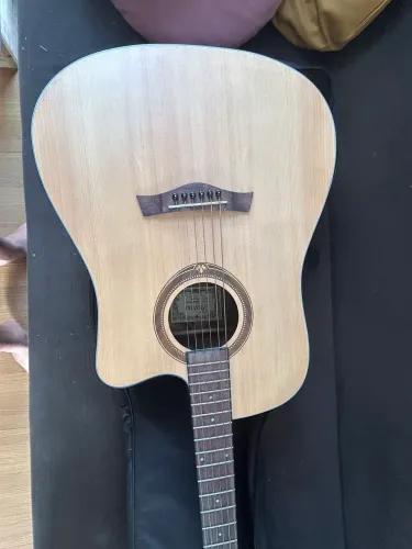 VIOLÃO ELÉTRICO HOFMA