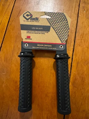 Manopla Odi VS21 preta