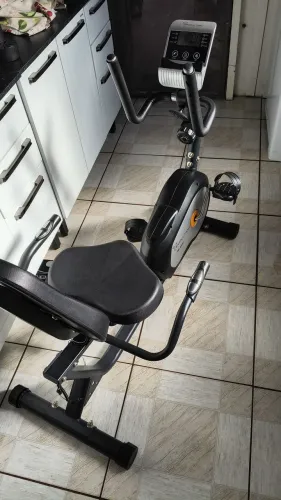 Bicicleta Ergométrica Horizontal RB 802