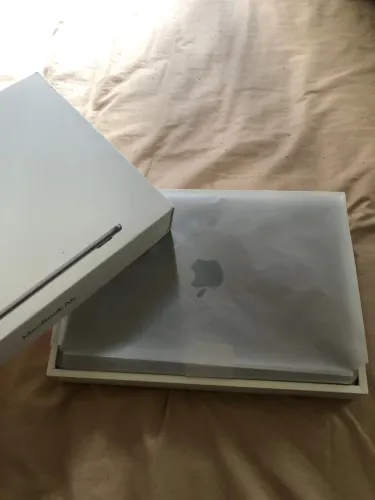 MacBook m2 256/8 seminovo impecável de novo