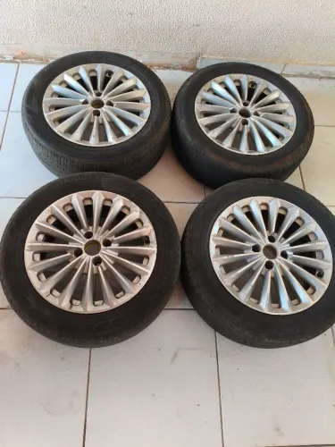 Rodas aro 16 com pneus furacão 4x100 sem trincos ou soldas