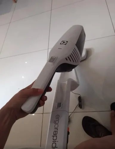 Aspirador sem fio -Electrolux 