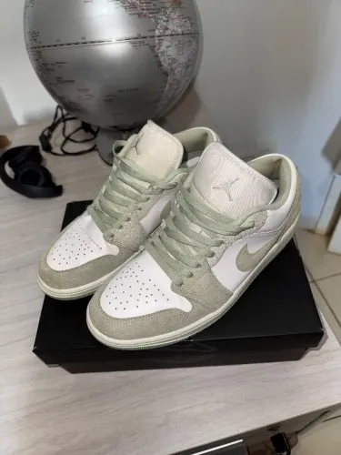 Tênis nike Air Jordan 1 LOW SE verde e branco