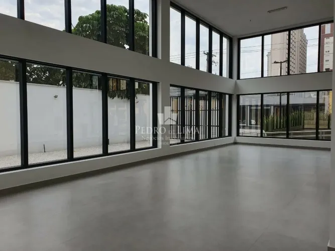 Loja comercial ao lado da Praça Silvio Romero, área, útil de 242,50 m², 19 vagas