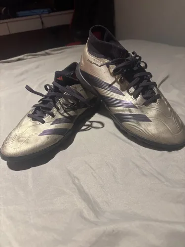 Chuteira adidas predator com bota society