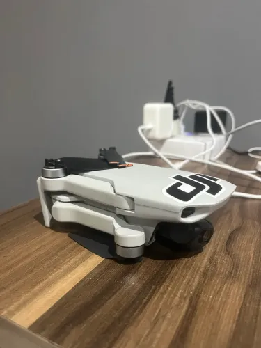 DJI Mini 4K Completo na Caixa + Controle RC-N1 + Hélices Extras