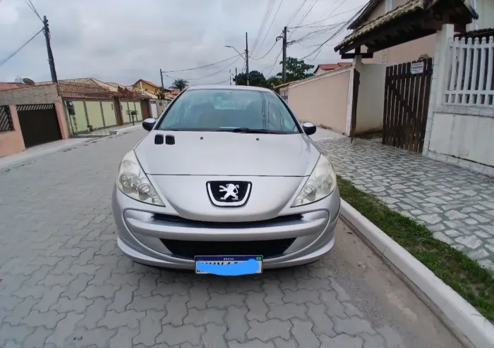Peugeot 207 Sedan Passion XR 1.4 Flex 8V 4P 2013