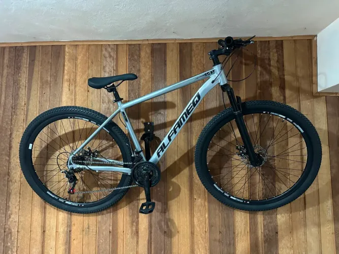 Bicicleta aro 29 freios a disco aluminio nova