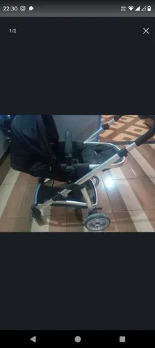 Carrinho Moisés e bebê conforto