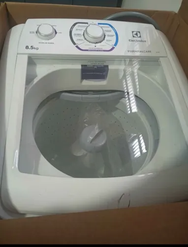 MÁQUINA ELETROLUX 8,5 KG NOVA