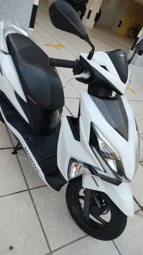 HONDA ELITE  125 BEM CONSERVADA.