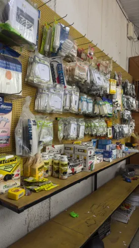 VENDE-SE FERRAGISTA COMPLETA - SETOR CAMPINAS