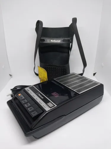 Gravador Cassete Portátil National RQ-2211MA Vintage Anos 80 muito bonito funcionando