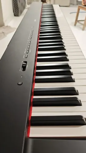 Piano Yamaha P225