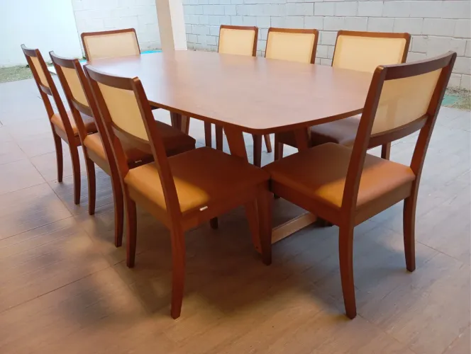 Mesa completa de madeira