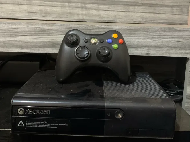 XBOX 360 SUPER SLIM