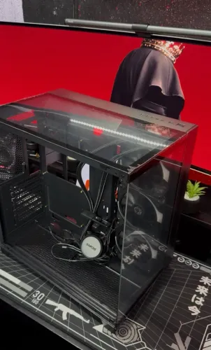 Gabinete com vidro em cima estilo Lian li (NOVO)