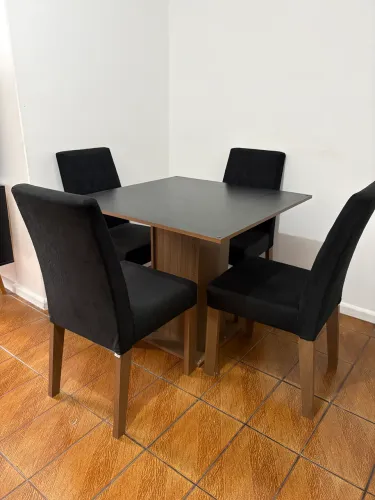 Mesa 4 cadeiras