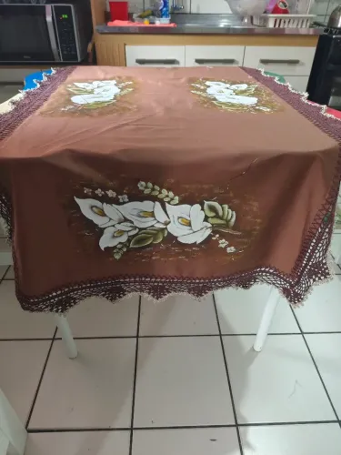 Vendo toalha de mesa, totalmente feita a mao!Q, Atelier -Exclusivo.