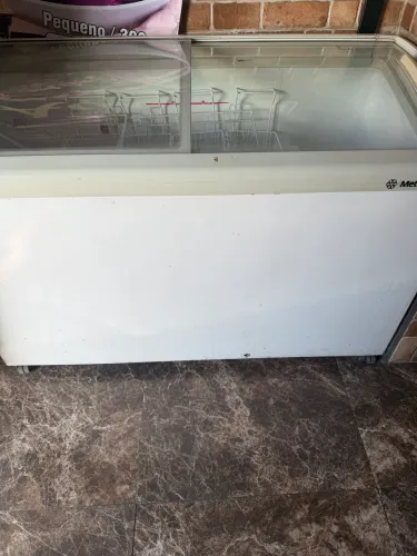 Freezer horizontal metalfrio 220 vw