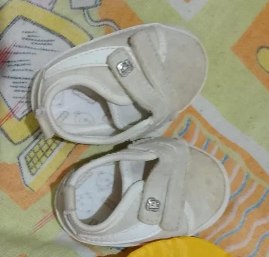 Vendo sapatinho